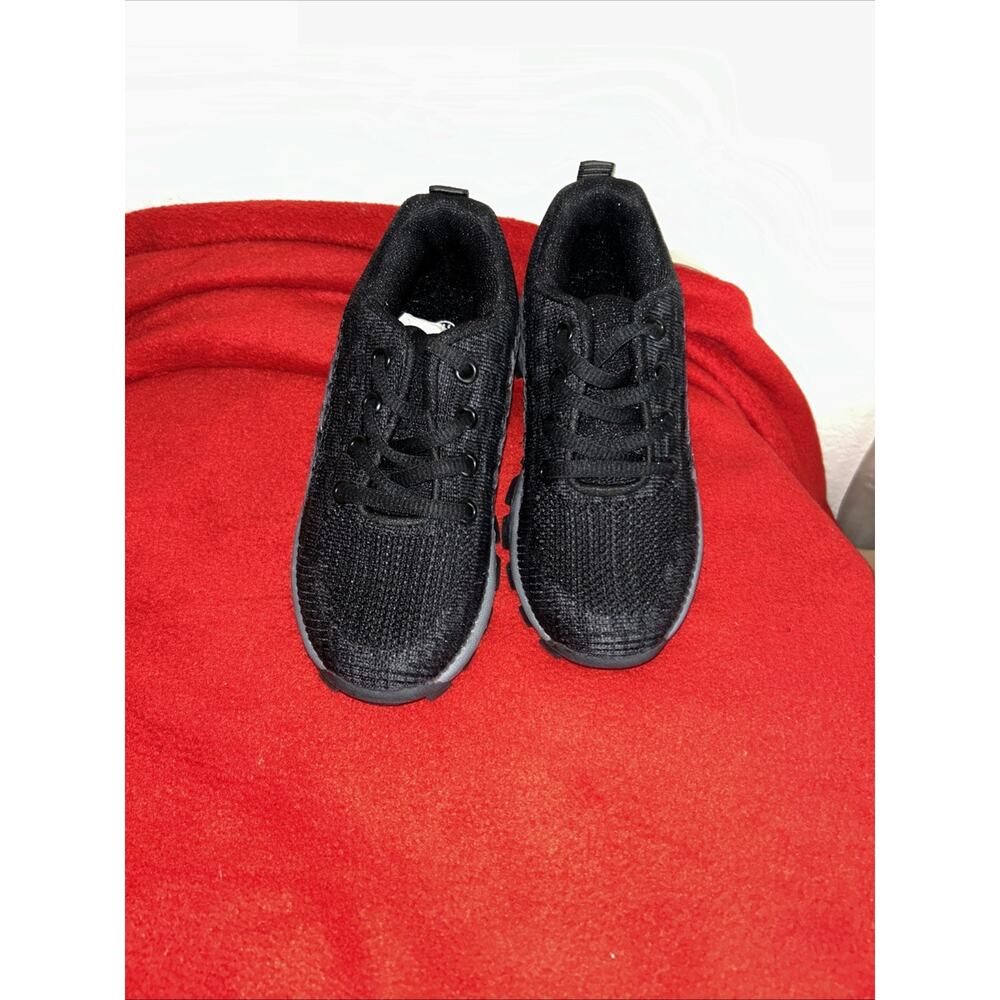 Boys Jabasic Sneakers Black And Gray Size 10 1/2 New